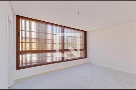 Casa à venda com 4 quartos, 670m² em Jardim dos Estados, São Paulo