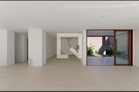 Casa à venda com 4 quartos, 670m² em Jardim dos Estados, São Paulo