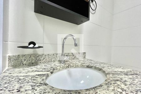 Banheiro Social de kitnet/studio para alugar com 1 quarto, 24m² em Vila Clementino, São Paulo