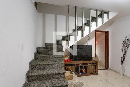 Escada de casa à venda com 2 quartos, 132m² em Centro, Diadema