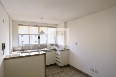 Sala/Cozinha de kitnet/studio à venda com 1 quarto, 29m² em Savassi, Belo Horizonte
