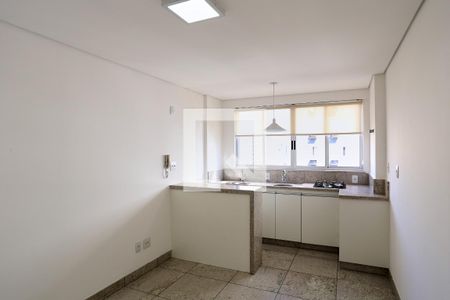 Sala/Cozinha de kitnet/studio à venda com 1 quarto, 29m² em Savassi, Belo Horizonte