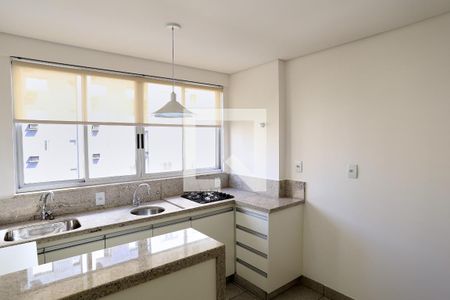 Sala/Cozinha de kitnet/studio à venda com 1 quarto, 29m² em Savassi, Belo Horizonte