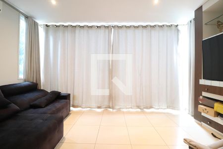 Sala de TV de casa para alugar com 4 quartos, 490m² em Tabajaras, Uberlândia