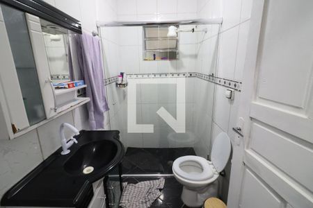 Banheiro de casa para alugar com 1 quarto, 37m² em Ayrosa, Osasco