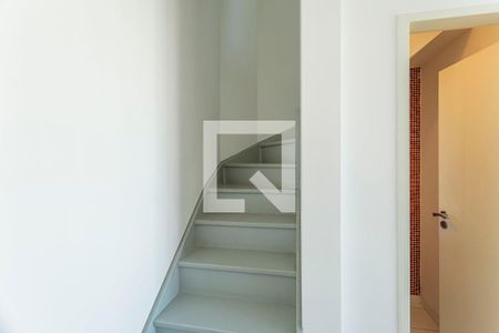 Escada de apartamento à venda com 1 quarto, 50m² em Moema, São Paulo