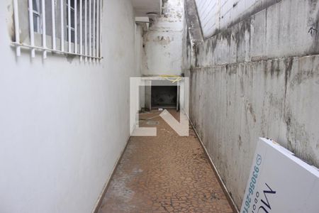 Corredor/Quintal de casa para alugar com 2 quartos, 109m² em Jardim Aida, Guarulhos