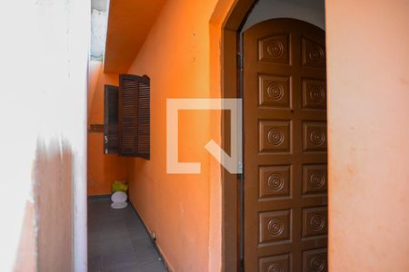 Corredor externo de casa para alugar com 2 quartos, 75m² em Jardim Climax, São Paulo