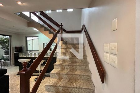 Sala de casa para alugar com 4 quartos, 360m² em Jardim Vinte E Cinco de Agosto, Duque de Caxias