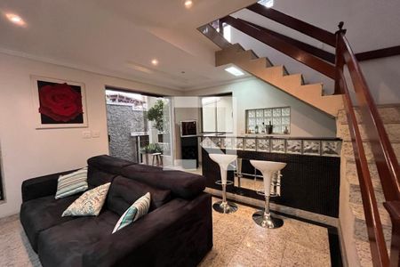 Sala de casa para alugar com 4 quartos, 360m² em Jardim Vinte E Cinco de Agosto, Duque de Caxias