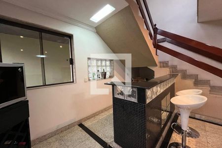 Sala de casa para alugar com 4 quartos, 360m² em Jardim Vinte E Cinco de Agosto, Duque de Caxias