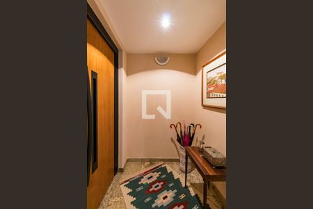 Hall de entrada de apartamento à venda com 3 quartos, 185m² em Real Parque, São Paulo