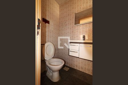 Banheiro de apartamento para alugar com 1 quarto, 48m² em Jardim Dona Leopoldina, Porto Alegre