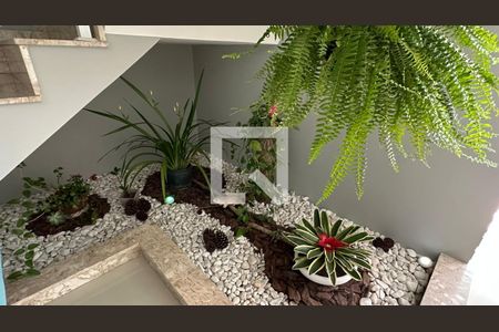 Sala de casa de condomínio à venda com 3 quartos, 350m² em Jacarepaguá, Rio de Janeiro