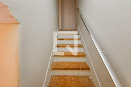 Escada de casa para alugar com 2 quartos, 96m² em Vila Deodoro, São Paulo