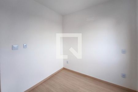 Quarto 2 de apartamento para alugar com 2 quartos, 42m² em Jardim Ipaussurama, Campinas