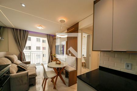 Sala e Cozinha de apartamento para alugar com 1 quarto, 38m² em Vila Graciosa, São Paulo