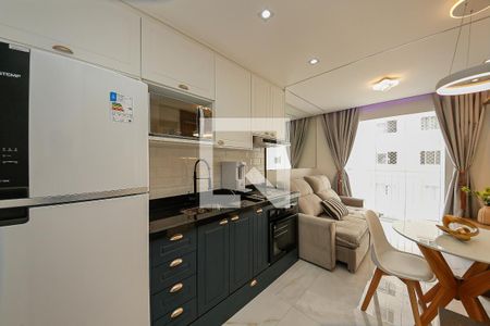 Sala e Cozinha de apartamento para alugar com 1 quarto, 38m² em Vila Graciosa, São Paulo