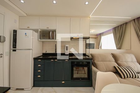Sala e Cozinha de apartamento para alugar com 1 quarto, 38m² em Vila Graciosa, São Paulo