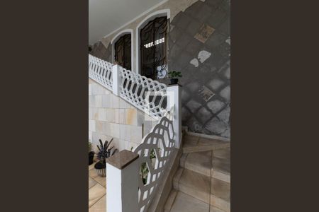 Escada de casa à venda com 3 quartos, 309m² em Jardim Maria Estela, São Paulo