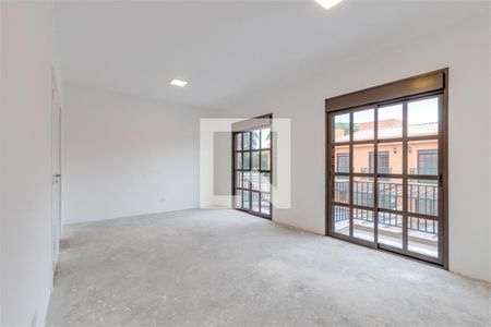 Casa à venda com 4 quartos, 291m² em Jardim Prudência, São Paulo