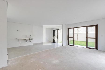 Casa à venda com 4 quartos, 291m² em Jardim Prudência, São Paulo