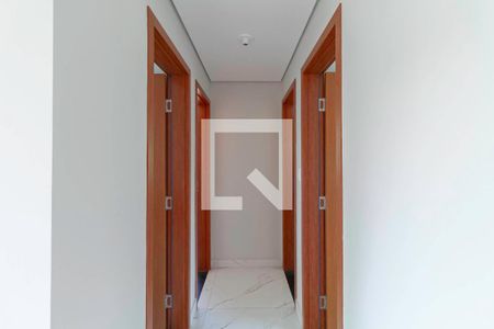 Corredor de apartamento para alugar com 3 quartos, 66m² em Letícia, Belo Horizonte