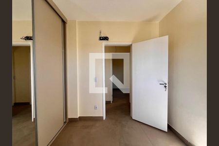 Quarto de apartamento à venda com 3 quartos, 76m² em Mansões Santo Antônio, Campinas