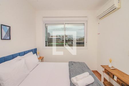 Suíte de apartamento à venda com 2 quartos, 72m² em Passo D’areia, Porto Alegre