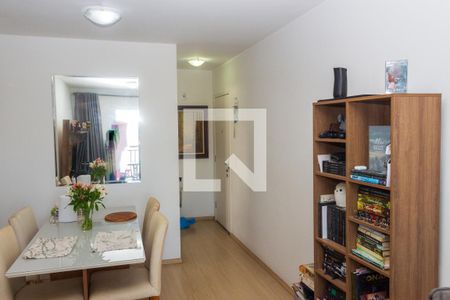 Sala de apartamento para alugar com 3 quartos, 72m² em Jardim Sabara, São Paulo