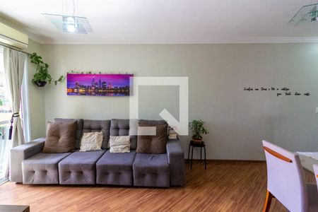 Sala de apartamento à venda com 3 quartos, 74m² em Usina Piratininga, São Paulo