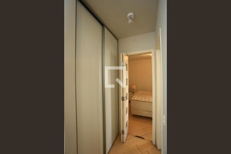 Corredor de apartamento para alugar com 1 quarto, 43m² em Vila Suzana, São Paulo