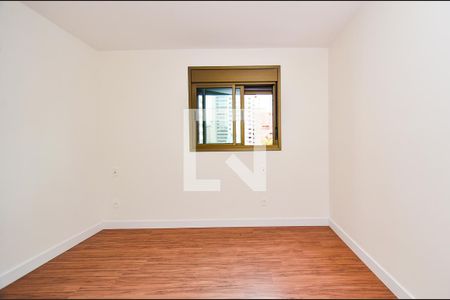Suite de apartamento à venda com 2 quartos, 70m² em Lourdes, Belo Horizonte