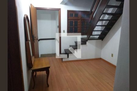 Sala de casa à venda com 4 quartos, 200m² em Jardim Sabará, Porto Alegre