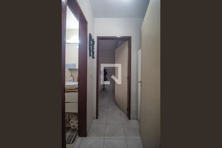 Corredor de apartamento à venda com 1 quarto, 41m² em Menino Deus, Porto Alegre