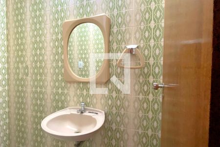 Lavabo  de apartamento à venda com 4 quartos, 180m² em Santo Antônio, Belo Horizonte