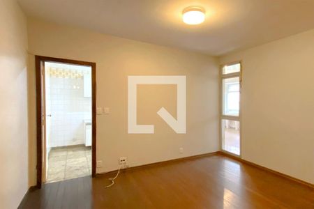 Sala de Estar de apartamento à venda com 4 quartos, 180m² em Santo Antônio, Belo Horizonte
