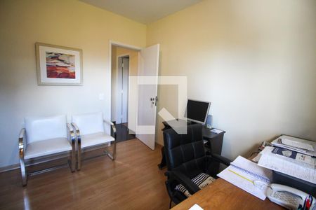 Quarto 1 de apartamento à venda com 4 quartos, 185m² em Vila Suzana, São Paulo