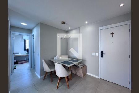Sala de apartamento à venda com 2 quartos, 80m² em Barra da Tijuca, Rio de Janeiro