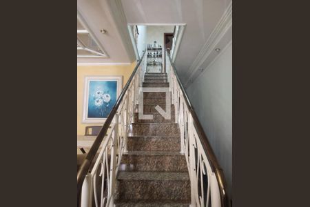 Casa à venda com 3 quartos, 200m² em Parque Tomas Saraiva, São Paulo