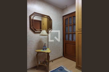 Casa à venda com 3 quartos, 200m² em Parque Tomas Saraiva, São Paulo