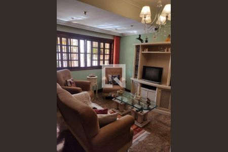 Casa à venda com 3 quartos, 200m² em Parque Tomas Saraiva, São Paulo