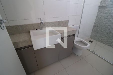 Banheiro do Quarto 1 de apartamento para alugar com 3 quartos, 137m² em Tubalina, Uberlândia
