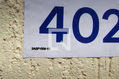 Placa de casa à venda com 2 quartos, 181m² em Jardim Londrina, São Paulo