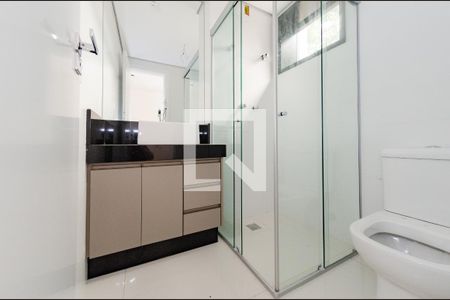 Banheiro suíte 1 de apartamento à venda com 2 quartos, 67m² em Vila Paris, Belo Horizonte