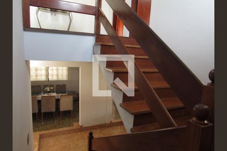 Hall da Escada de casa para alugar com 3 quartos, 356m² em City Bussocaba, Osasco