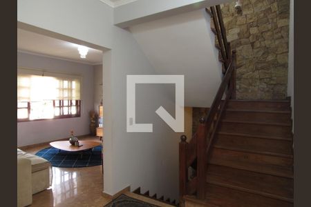 Hall da Escada de casa para alugar com 3 quartos, 356m² em City Bussocaba, Osasco