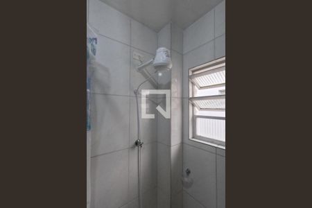 Banheiro de apartamento para alugar com 1 quarto, 40m² em José Menino, Santos