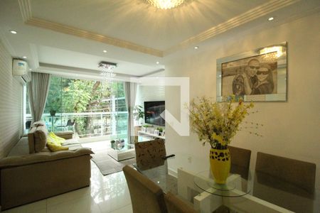 Sala de casa de condomínio à venda com 2 quartos, 200m² em Taquara, Rio de Janeiro