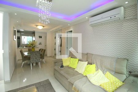 Sala de casa de condomínio à venda com 2 quartos, 200m² em Taquara, Rio de Janeiro